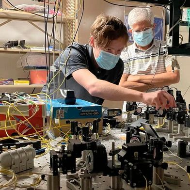 Researchers were able to transmit quantum information via quantum teleportation over an existing fiber optic cable. (Image:Prem Kumar)