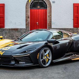 Auf Platz 1 in Sachen höchster Auktionserlös landete 2025 dieses Ferrari Daytona SP3 Coupé. Verkauft wurde es für 26.000.000 USD von RM Sotheby’s – ein Wohltätigkeitslot.(Bild:  Classic Analytics)