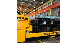 Dieser Werkzeugwechselwagen für Pressenwerkzeuge kann bis zu 65 t bewegen. (Agab)