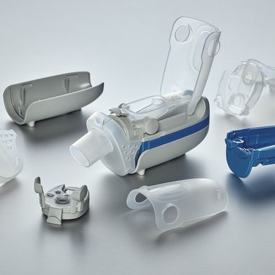 1zu1 Scale réalise par moulage par injection trois sous-ensembles destinés à la plateforme d'inhalateurs à mailles Elaera d'Activoris. (Bild: Darko Todorovic)