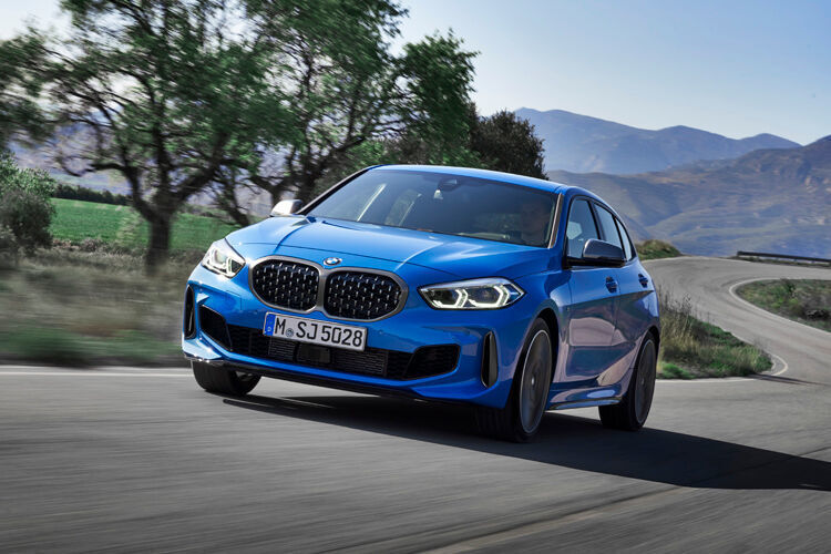 Das M-Performance-Modell kommt mit seinem 2,0-Vierzylinder-Turbo und 306 PS sportlichen Ambitionen entgegen. (BMW)