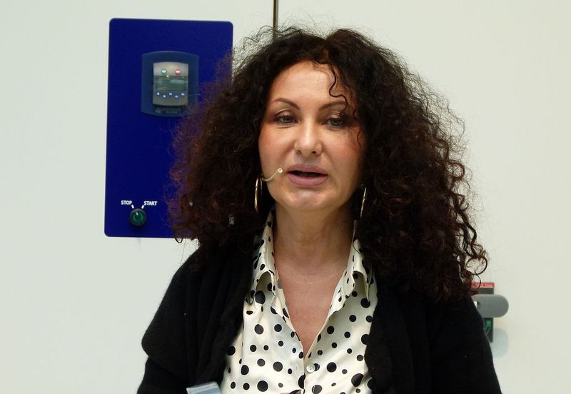 Sonia Bonfiglioli präsentiert auf der Hannover Messe 2011 die Veränderungen im Unternehmen.  (Bild: S. Michel)