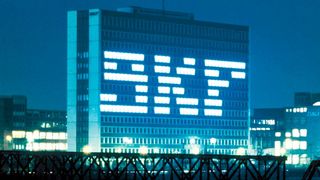 Die Mitarbeiter der deutschen SKF-Standorte Schweinfurt (im Bild), Mühlheim an der Donau und Lüchow dürfen sich über eine Jobgarantie freuen. Die Entscheider des Wälzlagerspezialisten und Automobilzulieferers müssen sich aber auch den ungünstigen Umständen widmen ... (Bild: SKF)