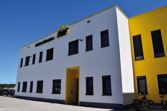 Firmengebäude des Vibrationstechnikspezialisten Netter Vibration.(Bild:  Netter Vibration)