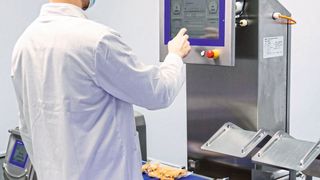 Die neuen Kombisysteme wurden speziell für die Anforderungen in rauen Produktionsumgebungen entwickelt und kombinieren dynamisches Wiegen und Metalldetektion in einem Gerät. (Bild: Mettler Toledo)