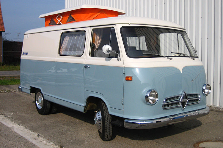 Nur vier Jahre später entstand bereits handgefertigt das erste Reisemobil, der Caravano auf Basis eines Borgward-Transporters B 611. (Hymer)
