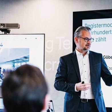 Dr. André Göbel, Präsident der FITKO: „Die Geschwindigkeit, die wir hier gemeinsam erreicht haben, zeigt, was möglich ist, wenn Verwaltung, Technologie und Recht konsequent zusammengedacht werden.“ (Bild: © Fotograf: Jens Oellermann)