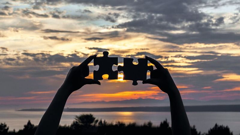Im Spannungsfeld zwischen Offenheit und Sicherheit muss kommunale IT gleichermaßen anschluss-, widerstands- und integrationsfähig sein.(Bild: ©  Zeynep - stock.adobe.com)