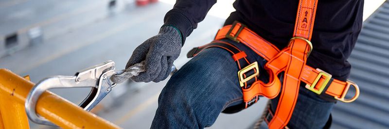 Doppelt gesichert, hält besser: Eine Multi-Faktor-Authentifizierung sollte auch für Cloud-Dienste verpflichtend werden, fordert Rolf Lindemann in diesem Gastkommentar.(Bild:  Getty Gallery - stock.adobe.com)