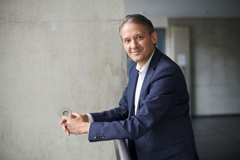 Dominic Kurtaz, Managing Director Eurocentral bei Dassault Systèmes: „Um nachhaltige Innovationen zu schaffen, müssen Silos aufgebrochen, Raum für Ideen geschaffen und ein kontinuierlicher Austausch über die gesamte Wertschöpfungskette hinweg sichergestellt werden.“ (Dassault Systèmes)