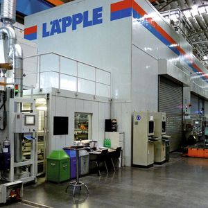 Die Läpple Blechverarbeitung GmbH in Heilbronn zählt zu den Großen der Automobilzulieferindustrie. Die Pressen beziehungsweise Pressenstraßen für die Umformung von Karosserieteilen namhafter Automobilhersteller baut man selbst. Bild: Kuhn