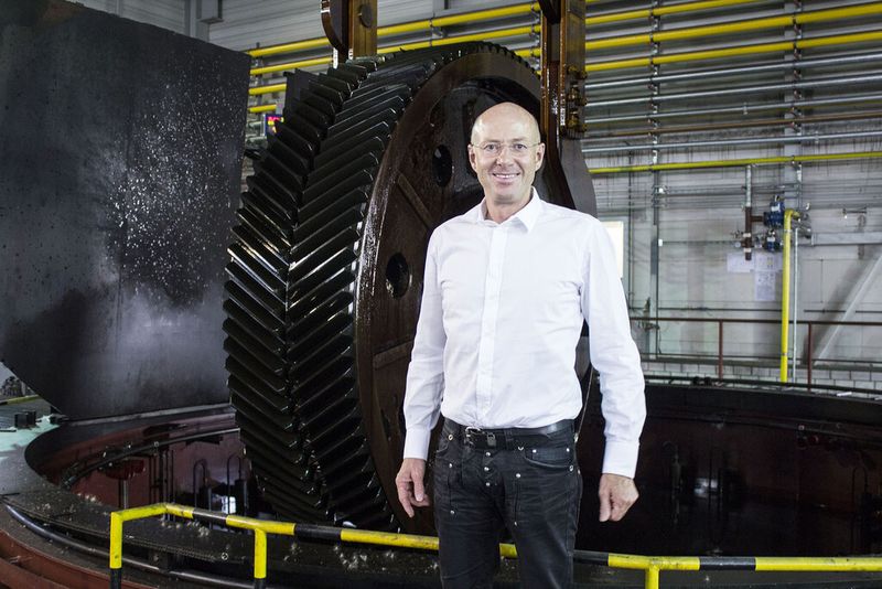 „Weil wir den Härteverzug auf ein Minimum reduzieren können, eröffnen wir der Getriebeindustrie und dem Anlagenbau neue Möglichkeiten“, sagt Geschäftsführer Gerhard Reese. (Holger_Seybold)