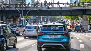 Glaubt man einer Studie, dann sinkt die Zahl der Autos in Europa ab Mitte des nächsten Jahrzehnts.  (Spotpress)