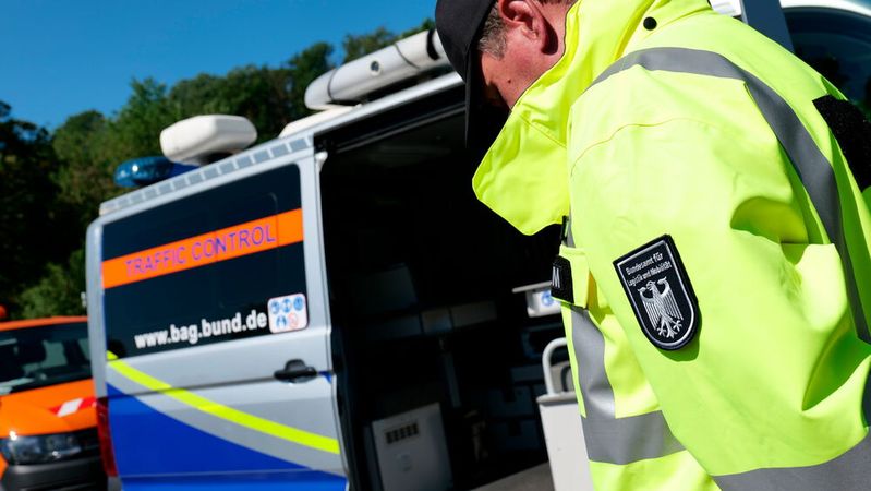 Die Gewichtskontrollen sollen dazu beitragen, dass die Infrastruktur nicht durch zu schwere Lkw belastet wird.(Bild:  Autobahn GmbH / Maurice Kaluscha)