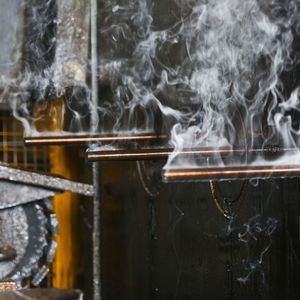Über die planvolle Steuerung der Temperatur und des Abzugs beim Ziehen stellt Steeltec die gewünschten mechanisch-technischen Eigenschaften des Blankstahls ein.