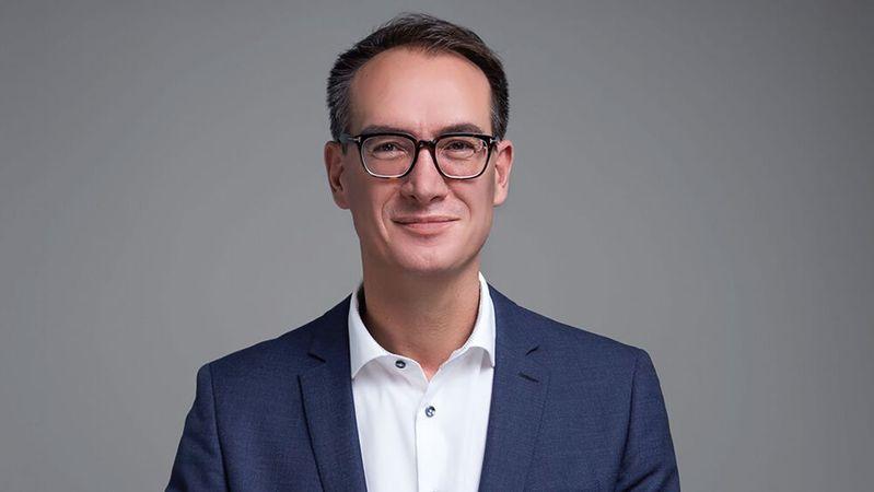 Der promovierte Wirtschaftswissenschaftler Dr. Marcel Wiedmann (45)(Bild:  Hella)