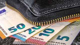 Mehr im Geldbeutel: In Baden-Württemberg steigen die Tariflöhne im Kfz-Gewerbe. (gemeinfrei)