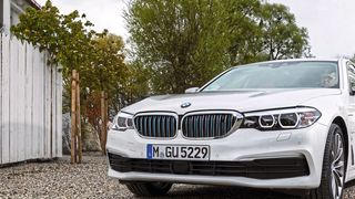 BMW will ein System zum induktiven Laden anbieten. (Bild: BMW)