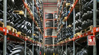 Recambios Frain wächst und wächst. Um für die Zukunft handlungsfähig zu bleiben, hat der Fahrzeugausrüster sich von AR Racking jetzt ein neues Regalkonzept installieren lassen, das unter anderem zigtausend Reifen aller Art aufnehmen kann. Hier die Details ... (Bild: AR Racking)