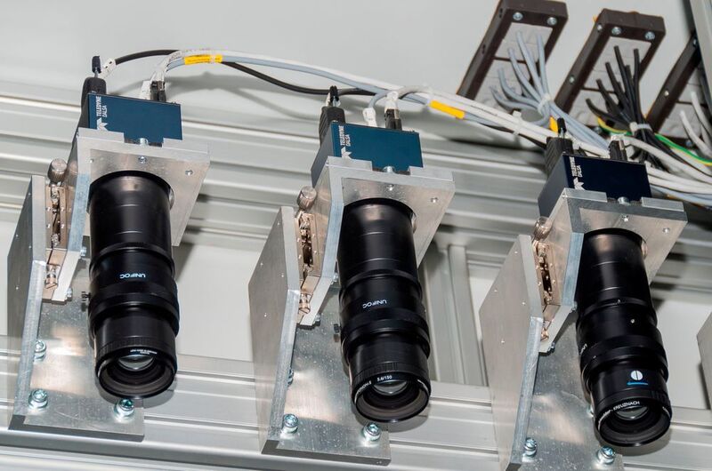 Acht Spyder3-Zeilenkameras von Teledyne Dalsa bilden das Herzstück der Anlage. (Stemmer Imaging)