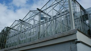 Das Rechenzentrum der Windcloud 4.0 GmbH hat eine Algenfarm auf dem Dach, die mit Abwärme aus dem Serverraum versorgt wird.  (Ostler/ Vogel IT-Medien GmbH)