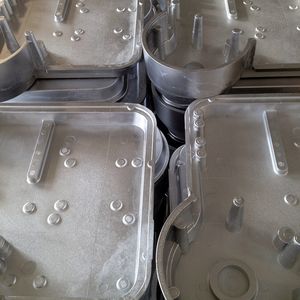 Für die hochwertigen Aluminium-Gussteile deckt Brinck die gesamte Prozesskette ab: von der Konstruktion über den Werkzeug- und Formenbau bis hin zum Guss inklusive mechanischer Endbearbeitung und Oberflächenveredelung.