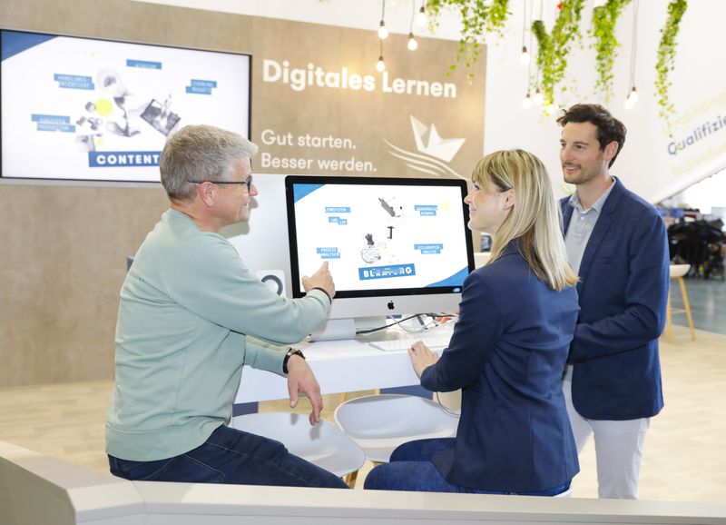 Die Aussteller widmeten sich den Themen digitale Schule, Hochschule und Corporate Learning (Messe Karlsruhe/ Jürgen Rösner)