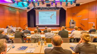 Auditorium während dem Workshop 'MES in der Praxis' am 05. April 2016. Gerade im Zeitalter der digitalen Transformation gibt es einen hohen Informationsbedarf zu Manufacturing Execution Systems. (MES D.A.CH Verband)