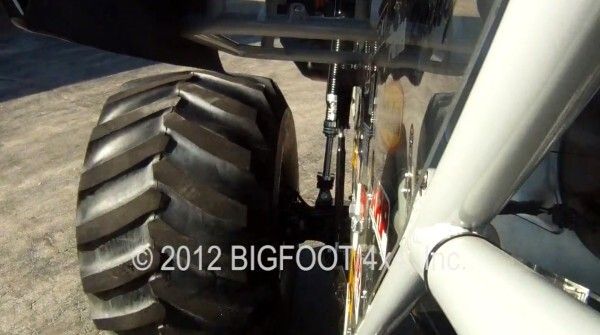 Der Bigfoot 20: der weltweit erste Monstertruck mit Elektroantrieb macht mit über 260 kW und 1100 Nm Autos umweltschonend platt (Bild: Bigfoot 4x4 Inc.)