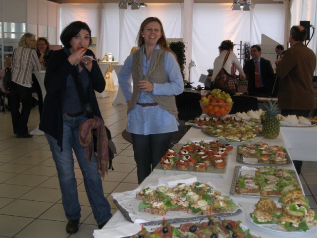 Cocktails, frisches Obst, Canapés und Snacks taten ihr Übriges für eine gelungene Veranstaltung. (Archiv: Vogel Business Media)