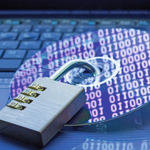 Digitale Einfallstore für Datenklau und Cyberkriminalität bestehen auch in der „Smart Factory“. Die Diskussion über Datenschutz und Datensicherheit in der Industrie sollte daher aktiv geführt werden.