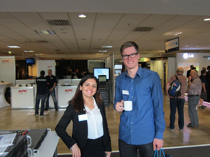 Samira Azizi, open-e, mit Timm Schemann, BUCS IT (Bild: IT-BUSINESS)