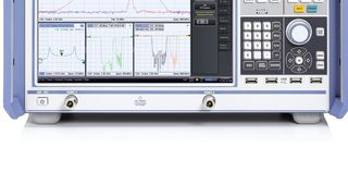 Auf dem Prüfstand: Der Netzwerkanalysator ZNC von Rohde & Schwarz. Ein leistungsstarkes, mit umfangreichen Mess- und Auswertemöglichkeiten ausgestattetes Gerät. (Rohde & Schwarz)