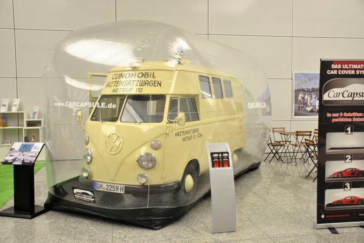 Selbst für Besitzer eines T1-Bullis mit Hochdach bieten Unternehmen den passenden „Sack“ für den Winterschlaf. (Bild: Dominsky)