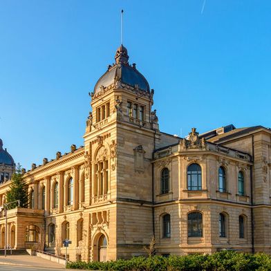 Historische Stadthalle Wuppertal. (Bild: © Peeradontax – stock.adobe.com)