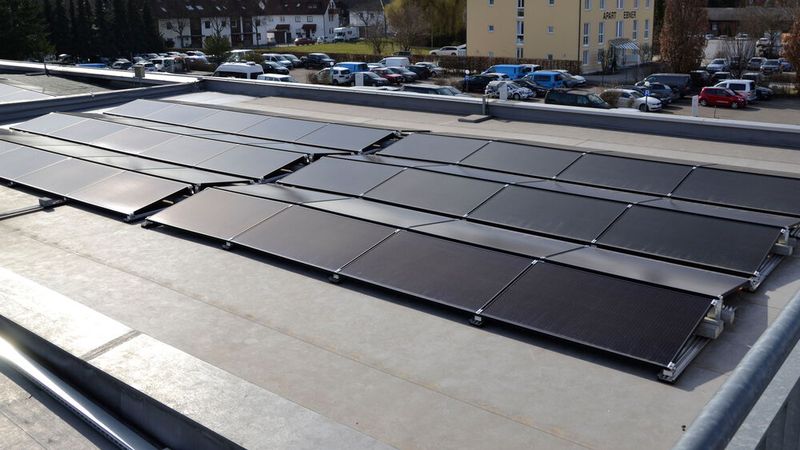 Das Ingolstädter Autohaus hat eine halbe Million Euro in seine energetische Autarkie investiert. (Bild: Mauritz/»kfz-betrieb«)