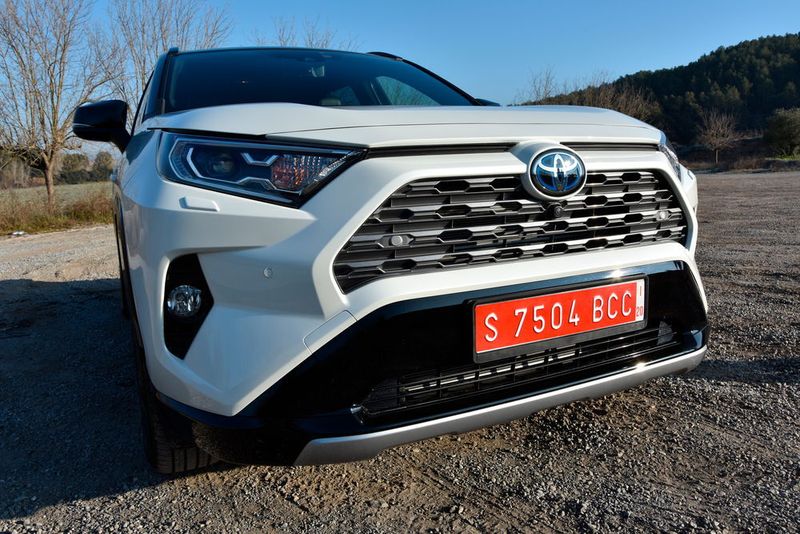 Der RAV4 ist entweder als Fronttriebler oder als Allrad-Variante bestellbar. (Simon / »kfz-betrieb«)