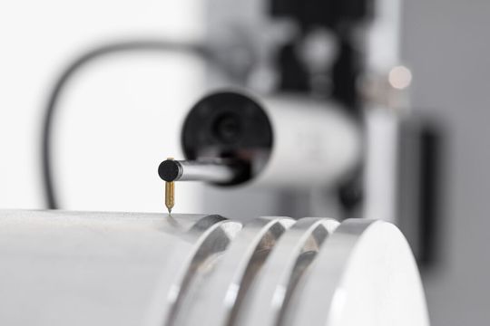 Manuelle und vollautomatische Oberflächenmessung(Bild:  ACCRETECH (Europe) GmbH)