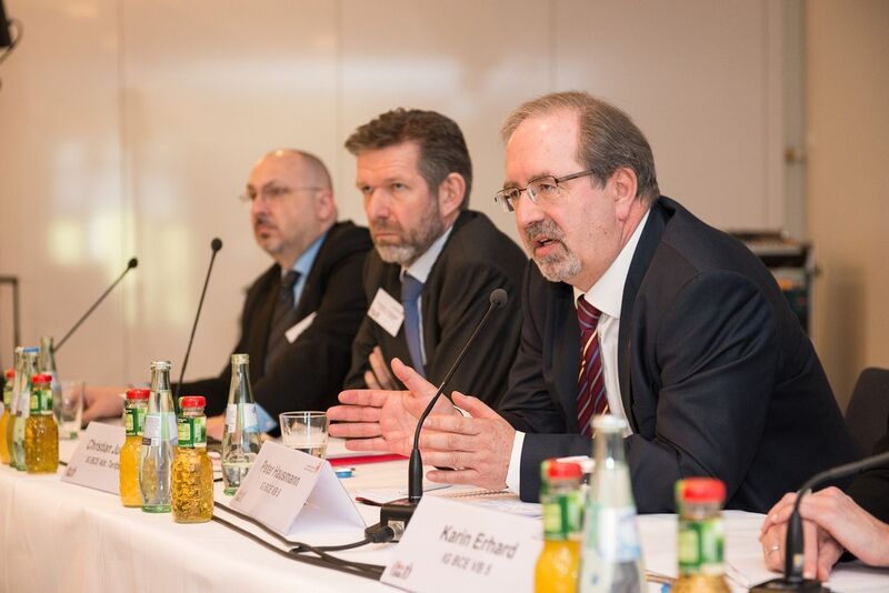 Impressionen der letzten Runde der Tarifverhandlungen. (Bild: IG BCE / Sebastian Berger)