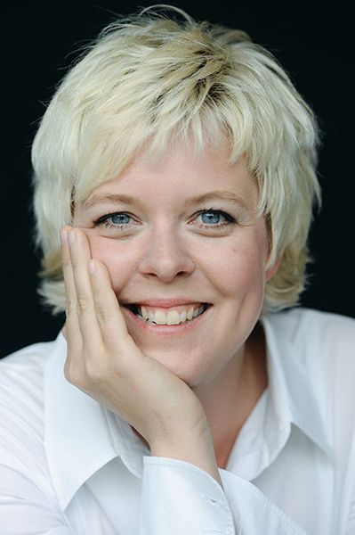 Dr. Kathrin Heckner, Leiterin Personalentwicklung und Ausbildung bei Wittenstein: „Schon bestehende Berufe, wie beispielsweise der Produktionstechnologe, müssen wesentlich intensiver ausgebildet werden. Andere Berufsbilder wieder, etwa der Mechatroniker, müssen überarbeitet und vor allem mit IT-Themen angereichert werden.“ (Bild: Wittenstein)