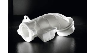 Das Luftkanal-Element mit Klemmnut, Stabilisierungsrippen und Befestigungsflansch wird für den After-Sales-Service gefertigt. (FKM Sintertechnik)