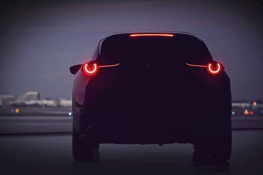 Mazda enthüllt in Genf ein komplett neues SUV – der Name ist offiziell noch unbekannt, sinnvoll wäre die Bezeichnung CX-4.(Bild:  Mazda)