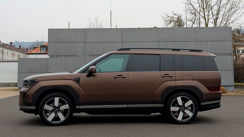 Die seit 2024 erhältliche fünfte Generation des Santa Fe ist mit 4,83 Metern die bislang längste. (Bild:  Rosenow – VCG)