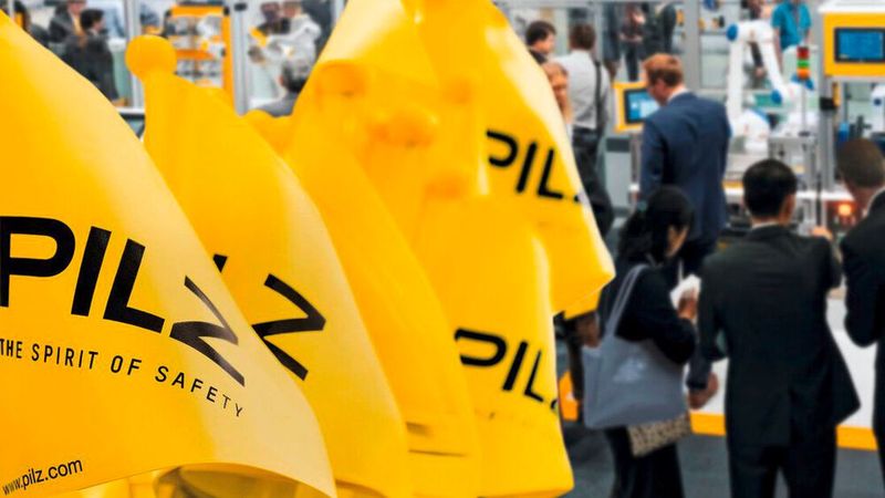 Pilz stellt auf der Hannover Messe komplette Automatisierungslösungen inklusive Safety und Security vor. Im Fokus des Unternehmens steht in diesem Jahr die Wirtschaftlichkeit. Demnach zeigt Pilz seine Lösungen für das Zugangsmanagement, die Intralogistik sowie sein aktuelles Steuerungssystem. Hannover Messe: Halle 9, Stand D17. (Bild: Matthias Merz/Pilz)