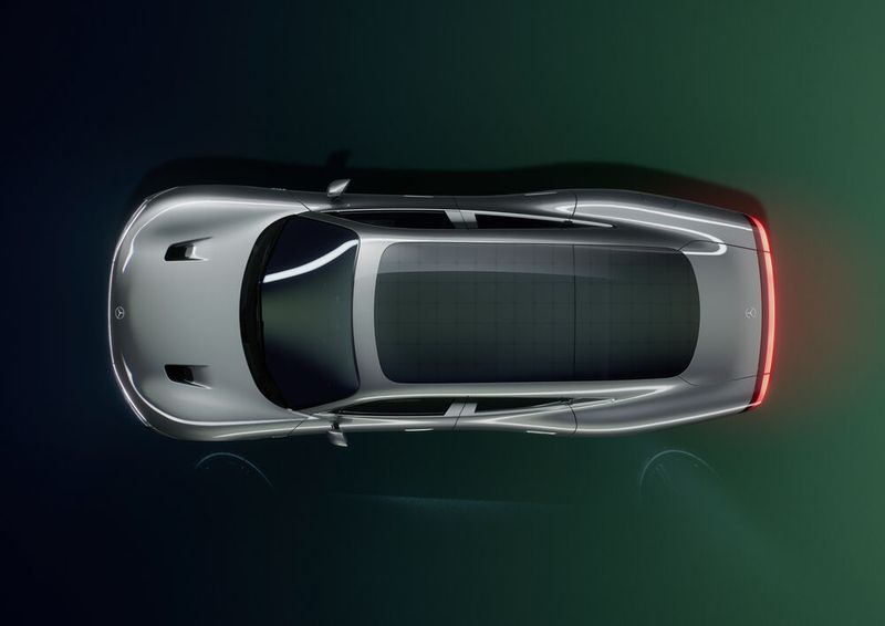 Das Design weist – abgesehen vom Heck – Ähnlichkeiten zu Sportwägen wie dem Aston Martin DB9 oder auch Porsche 911 auf. (Bild: Mercedes Benz AG)