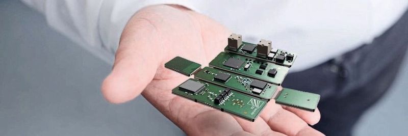 Den Kern der ZEPOWEL-Plattform bildet eine konfigurierbare und modulare Rechen- und Steuereinheit (IoT-Core). Den Kern der ZEPOWEL-Plattform bildet eine konfigurierbare und modulare Rechen- und Steuereinheit (IoT-Core).