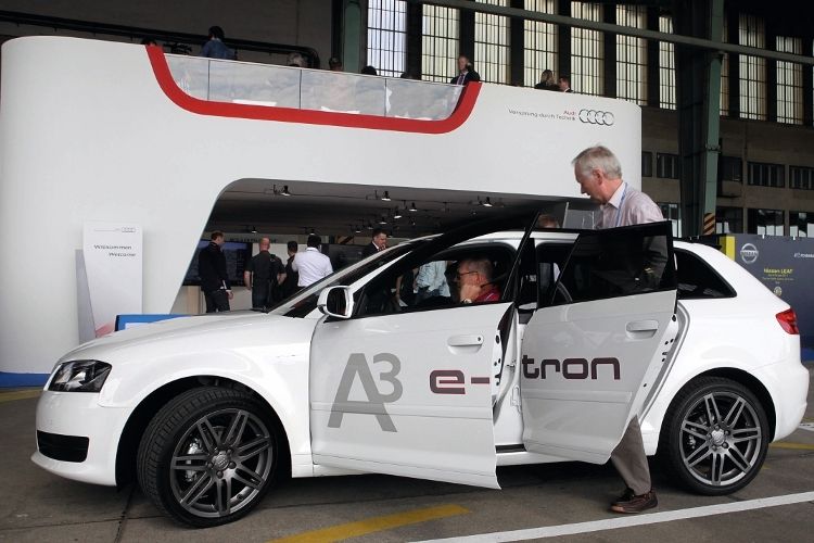 Bei Audi wird es erst im Jahr 2014 elektrisch. Dann soll der A3 in einer Plug-in-Version auf den Markt kommen. Danach soll es in den neuen Version des A4 und des Q7 ebenfalls Plug-in-Antriebe geben. (Foto: Audi)