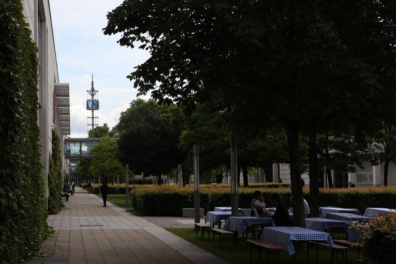 Anbei einige Impressionen von meinem Besuch auf der LASER 2015 in München... (Bild: Königsreuther)