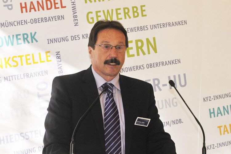 Der diesjährige Gastgeber der bayerischen Jahresmitgliederversammlung, Günther Haller – Obermeister der Innung Schwaben. (Foto: Zietz)