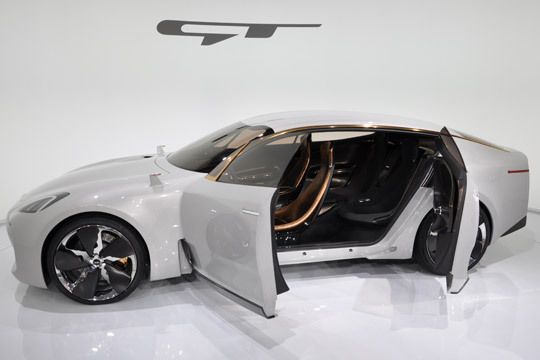 Kia zeigt mit dem GT die Studie einer viertürigen Sportlimousine. Weitere emotionale Concept-Cars sollen auf den kommenden großen Messen folgen. (Wehner)